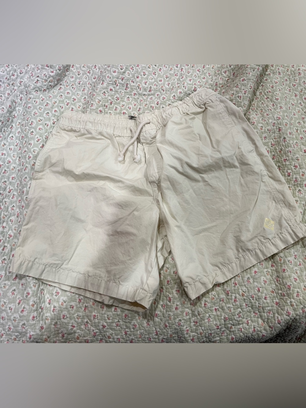 Zara Cream Elastic-Waist Casual Shorts